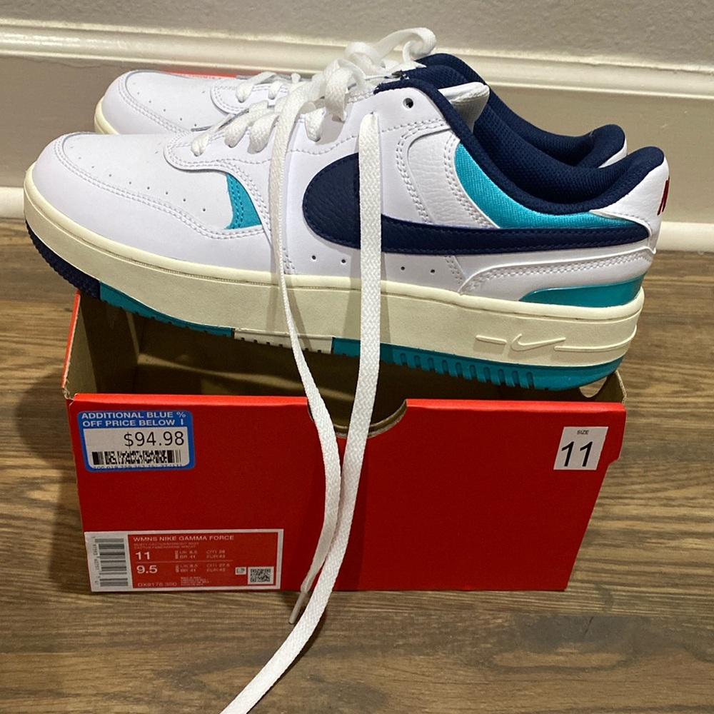 Womens NIKE Gamma Force - Size 11 Womens/9.5 Mens. 
Brand NEW! Navy & Turquoise